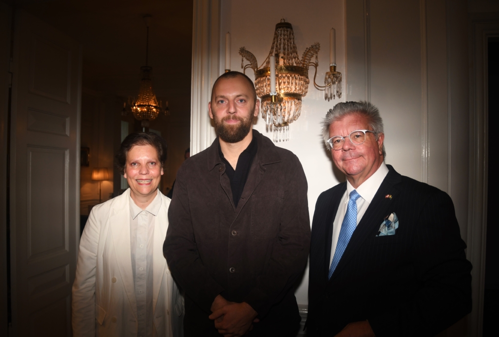 Formand Dansk Svensk Kulturfonds Kulturpris Catherine Lefebvre. Prismodtager Gustav Möller. Sveriges ambassadør i Danmark Hans Wallmark