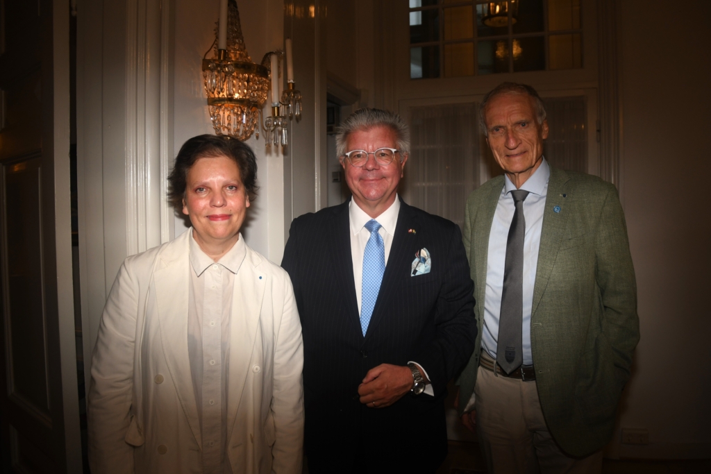 Formand Dansk Svensk Kulturfonds Kulturpris Catherine Lefebvre. Sveriges ambassadør i Danmark Hans Wallmark. Bertel Haarder.